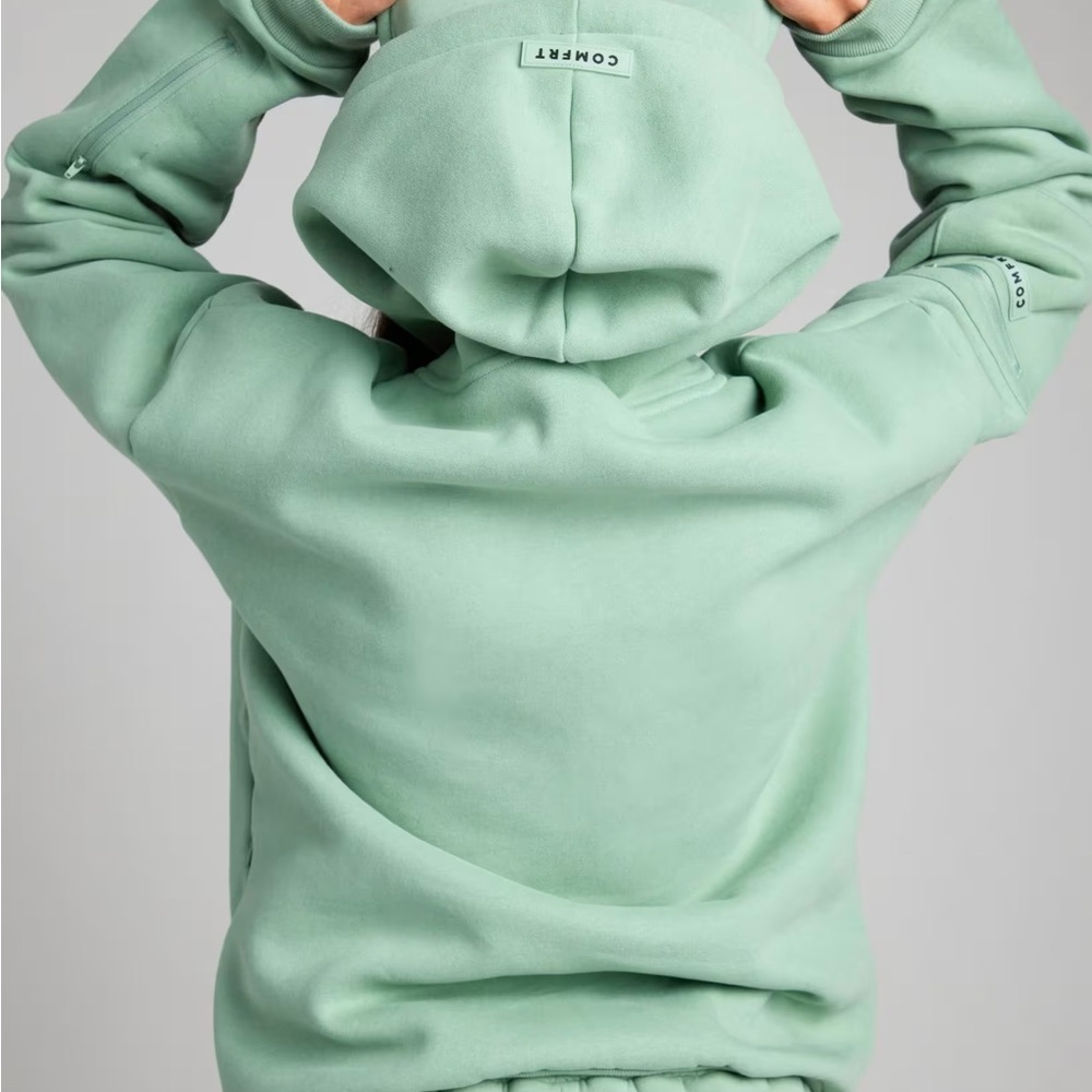Comfrt airplane mode Hoodie in Aloe - Picture 2 of 10